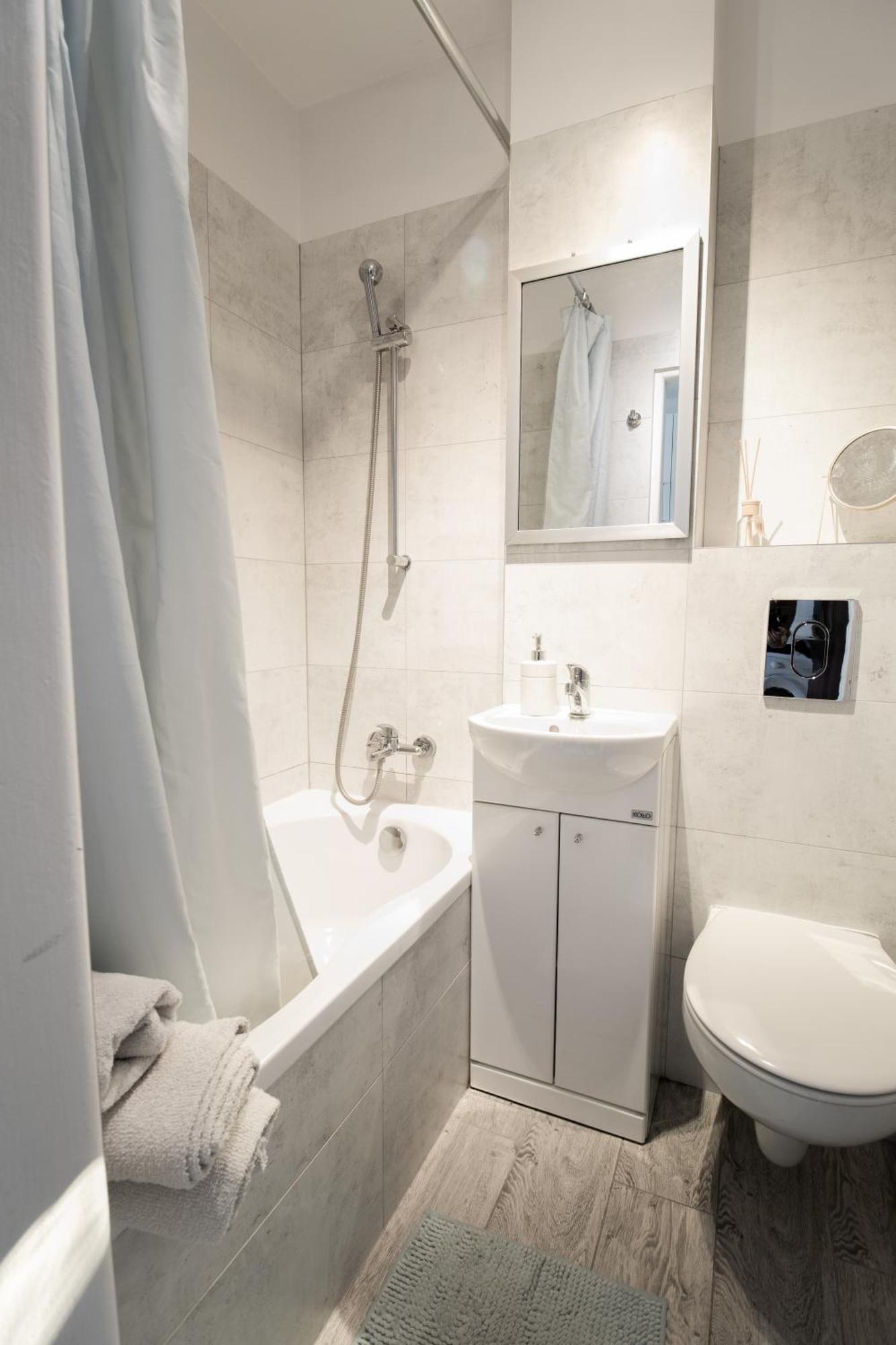 Piotrapartments - Bruna Green City Apartment Varşovia Exterior foto
